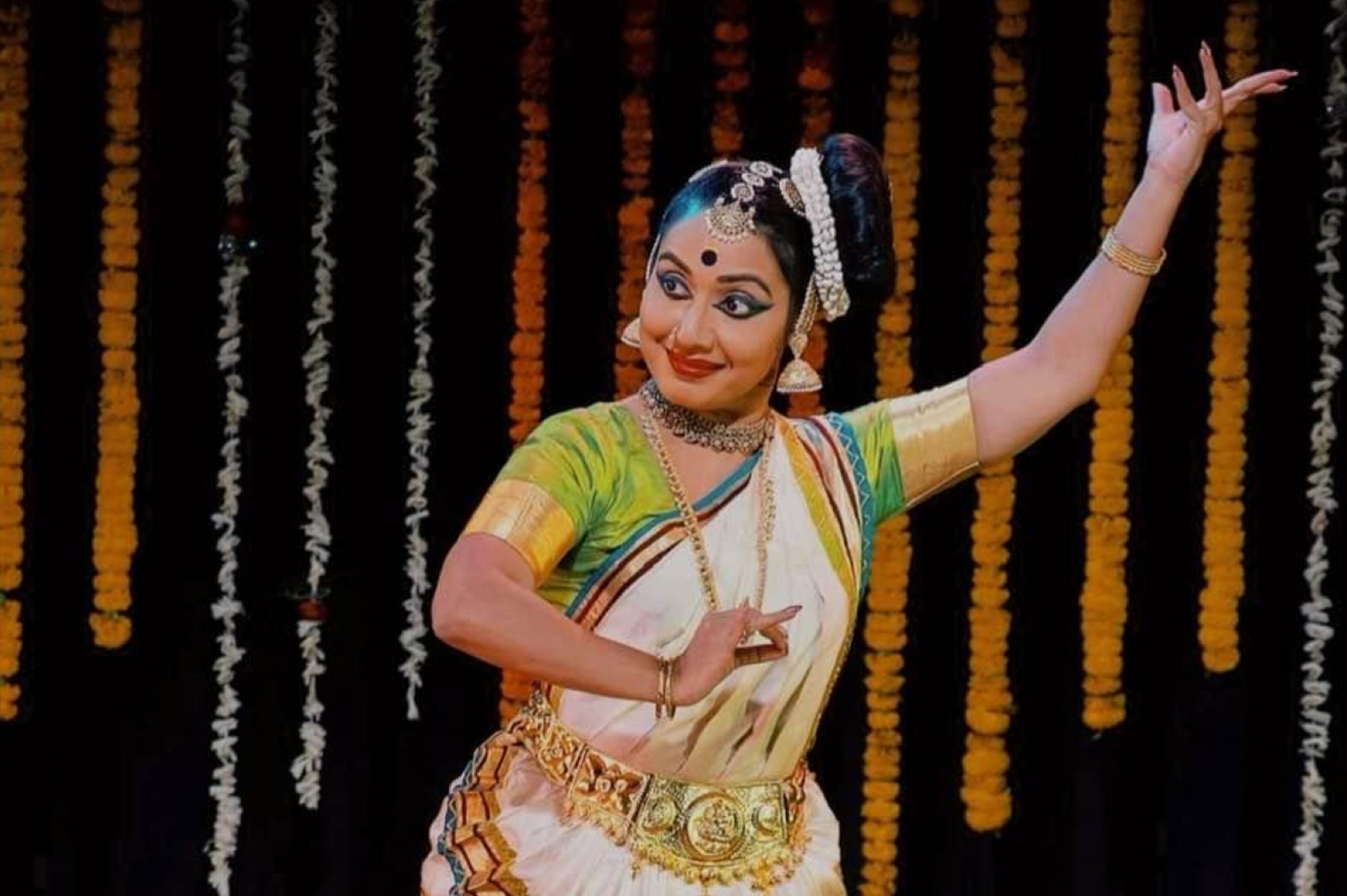 Commission: Indian Classical Dance Form-Mohiniyattam | amritadasart